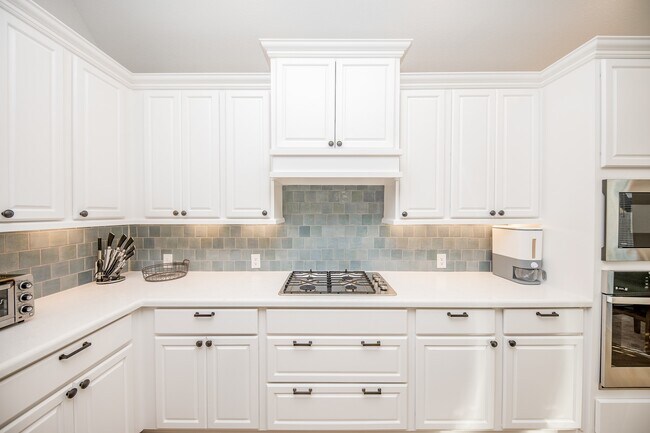 Building Photo - 29831 Blooming Iris Ln