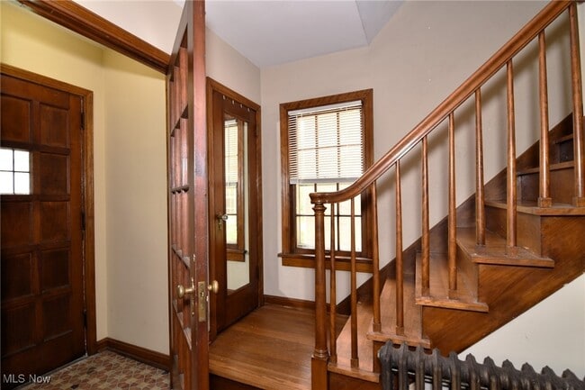 Building Photo - 2408 Eardley Rd