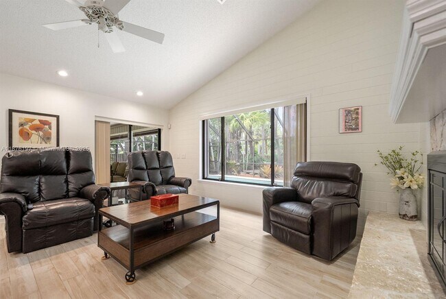 Building Photo - 17982 Tidewater Cir