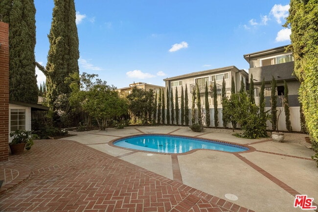 Building Photo - 15005 Killion St