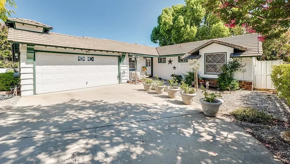 Building Photo - 18206 Sunburst St