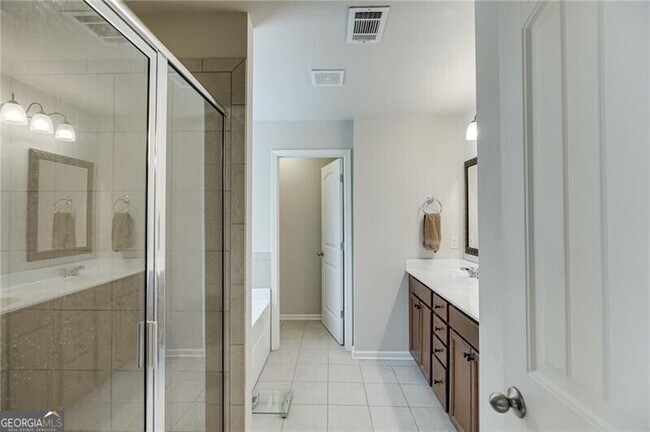 Building Photo - 6896 Big Sky Dr