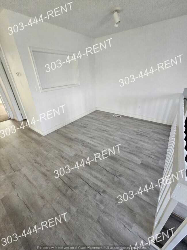 Building Photo - Beautifully Updated 4 Bed 2 Bath home in Denver