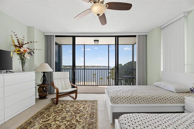 Building Photo - 7100 Sunshine Skyway Ln S