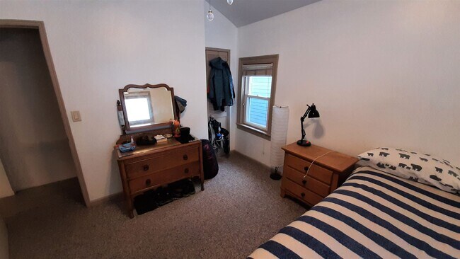 Building Photo - 205 Linn St