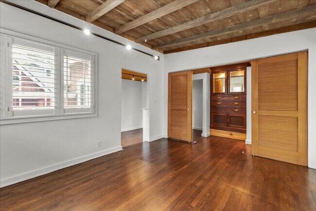 Building Photo - 86 Santa Fe St