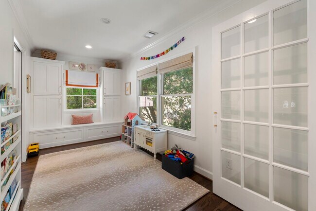 Building Photo - 4470 Chatworth Ct NE