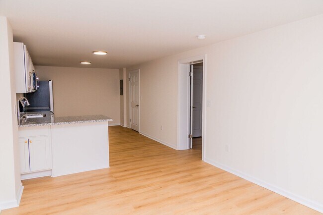 Building Photo - 103 Cresap Rd