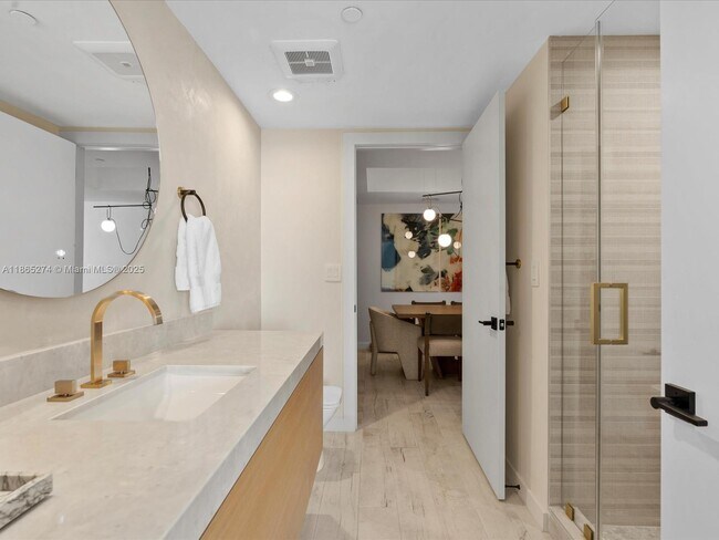 Building Photo - 465 Brickell Ave