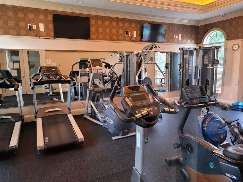 Building Photo - 2024 Alta Meadows Ln