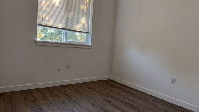 Building Photo - 815 SW 8th St