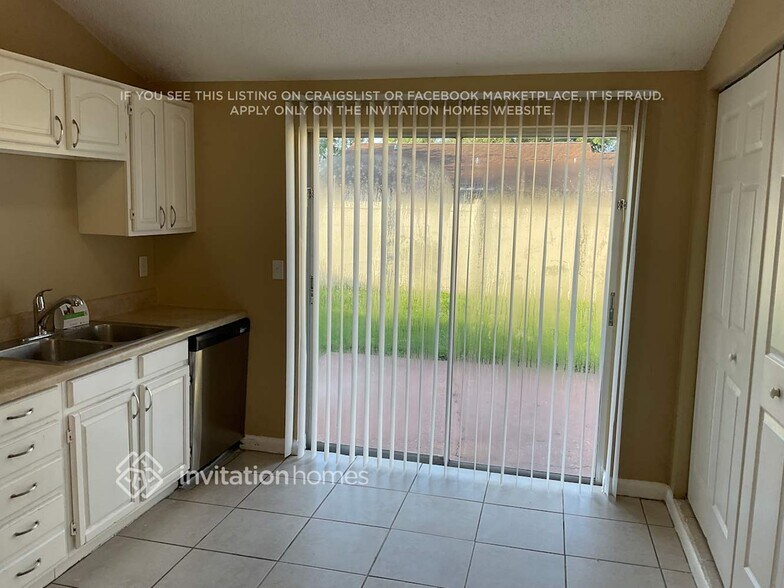 Building Photo - 10206 Vista Cove Ct