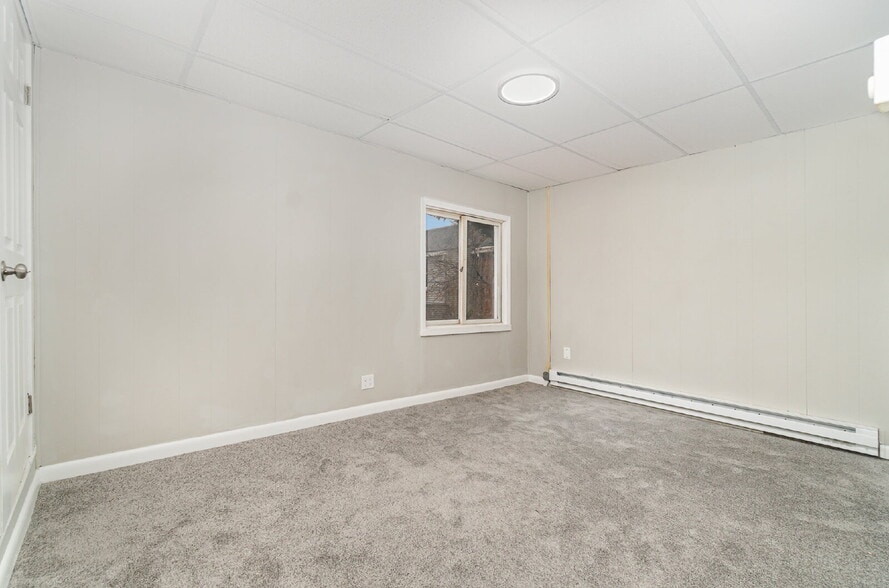 Building Photo - 606 North St