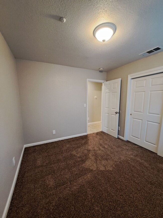 Building Photo - Move-In Special: First Month Free—Don’t Mi...