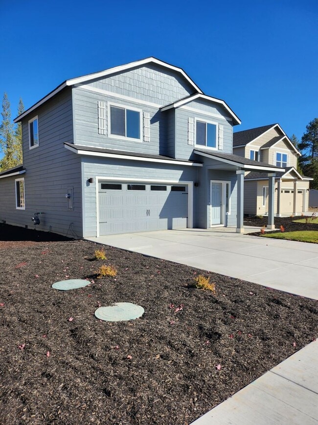 Building Photo - 16620 Landing Ct
