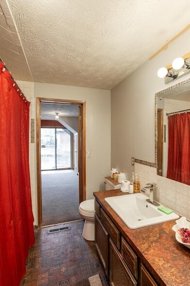 Building Photo - 10623 E Montgomery Ave