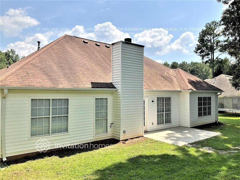 Building Photo - 715 Hunters Ln