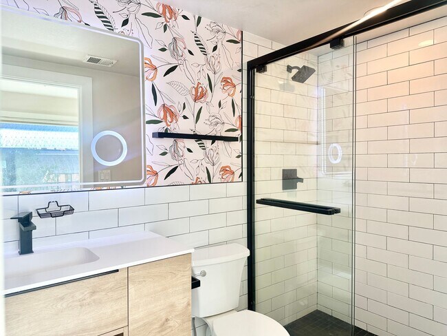 Building Photo - New Building! 2 Bed/ 2 Bath! Parking! Pets...