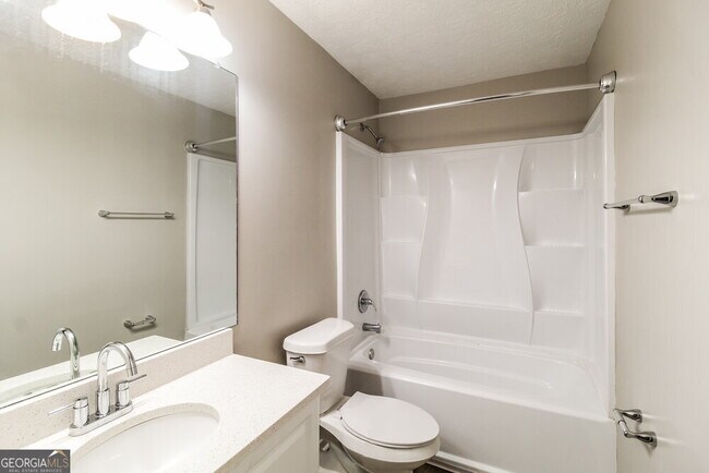 Building Photo - 1376 Trafalgar Way