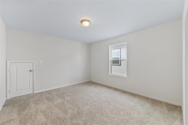 Building Photo - 316 LT Rusty Dr