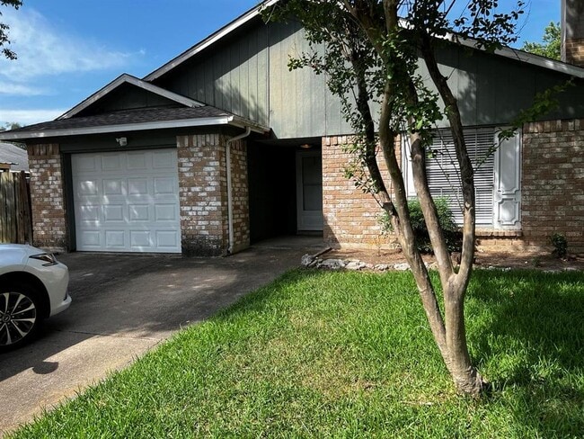 Primary Photo - 22118 Singing Spurs Dr