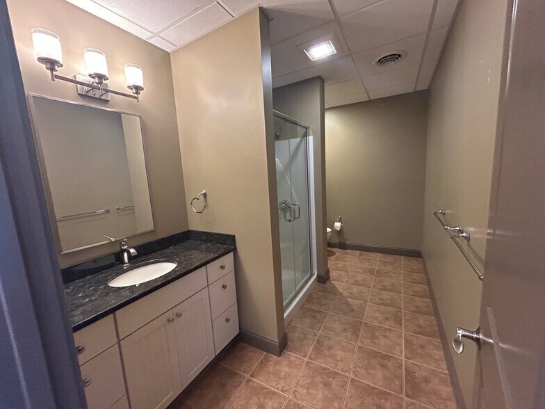 Building Photo - 537 Congress St