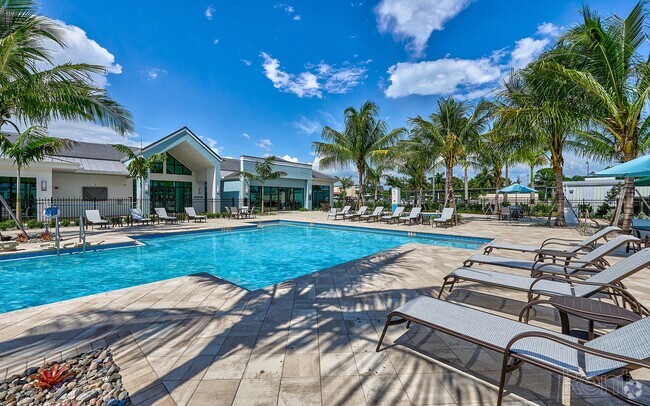 Resort Style Pool - Imperial Crossing Luxury Apartment Homes