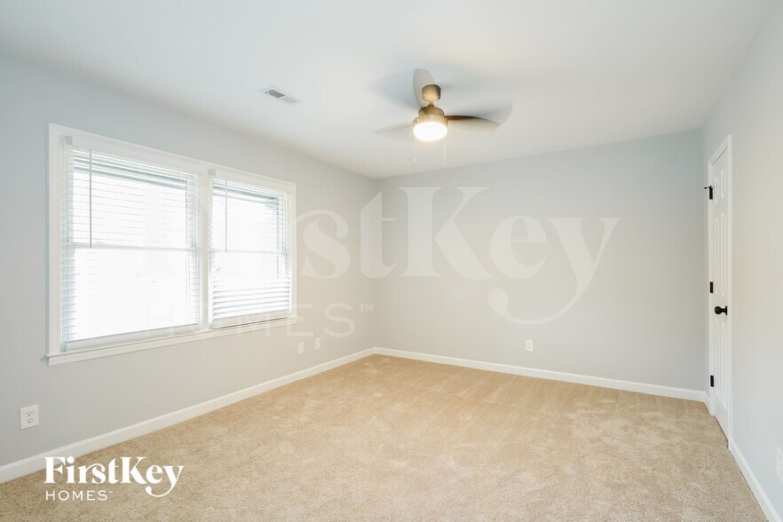 Building Photo - 2816 Scarlet Cir