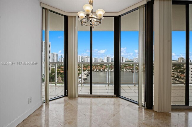 Building Photo - 3640 Yacht Club Dr