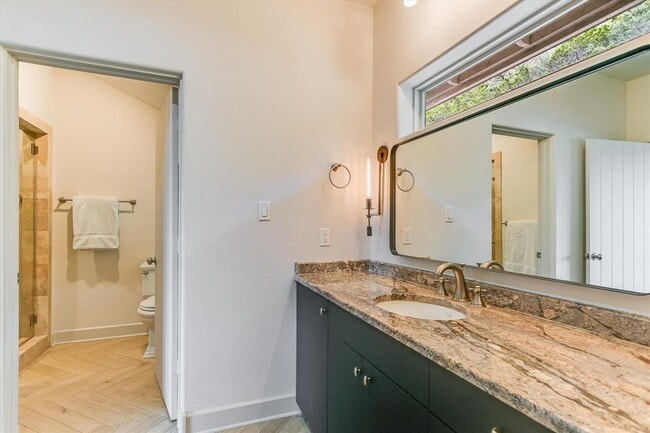 Building Photo - 5304 Scenic View Dr
