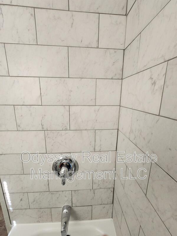 Building Photo - 4006 Arctic Ave