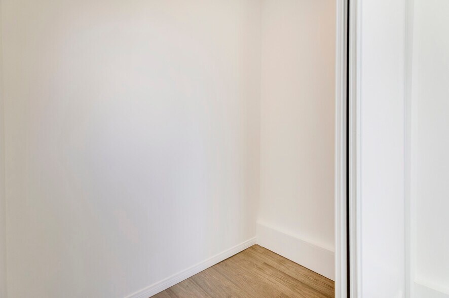 Building Photo - 16501 Kingsbury St