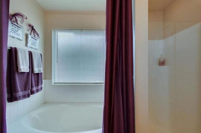 Building Photo - For Rent: Beautiful 3 Bedroom Home in Red Oak, TX!