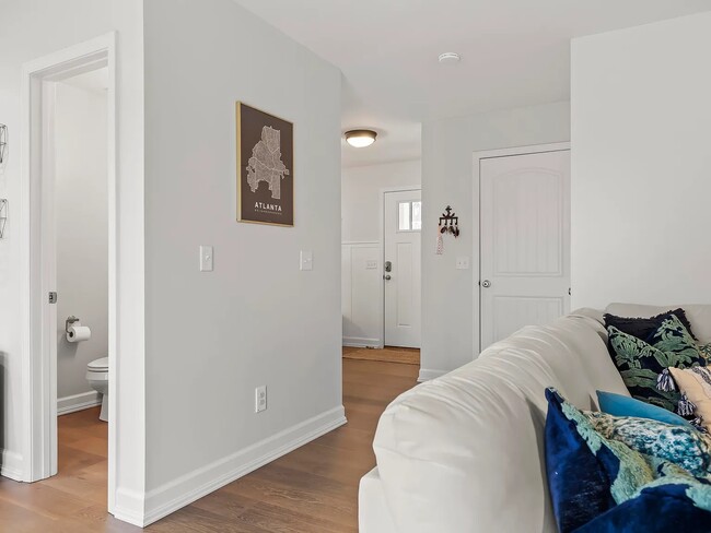 Building Photo - 302 Belvedere Dr