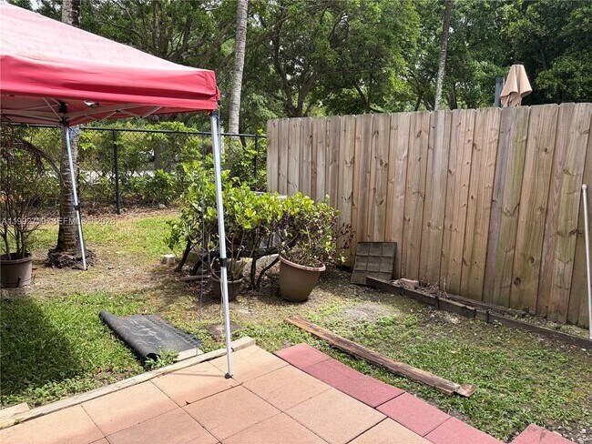 Building Photo - 2281 NE 42nd Ave