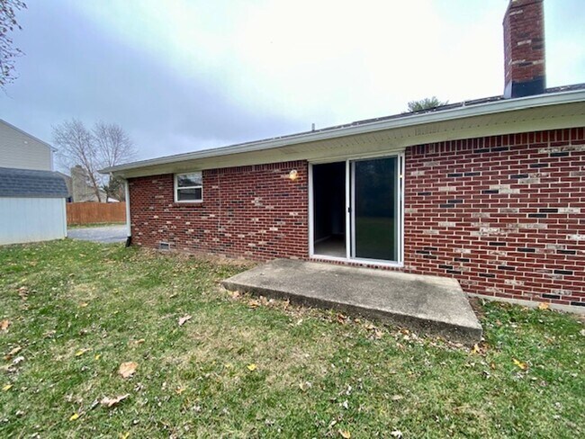 Building Photo - 2464/66 Tansel Rd - West