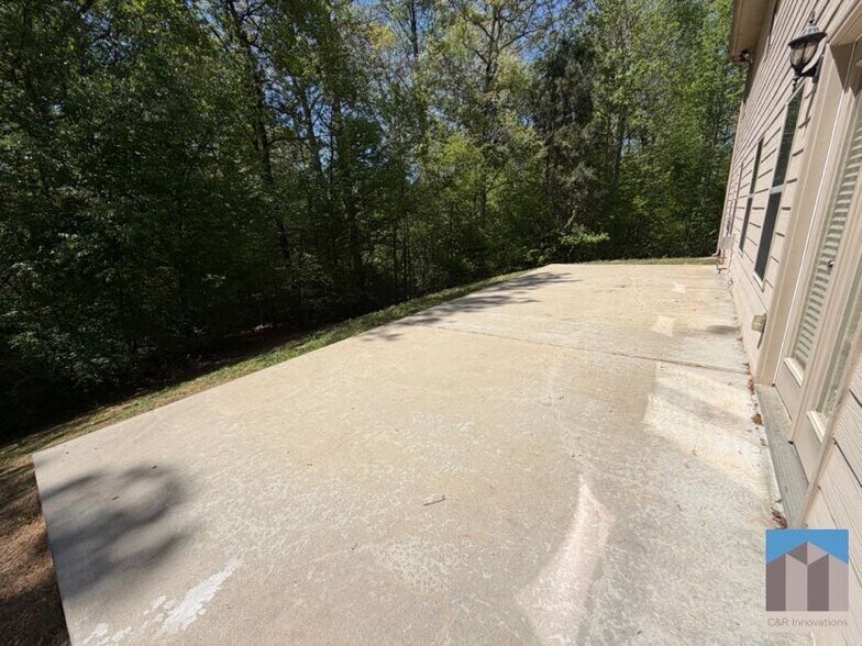 Building Photo - 4805 Carriage Bridge Ln