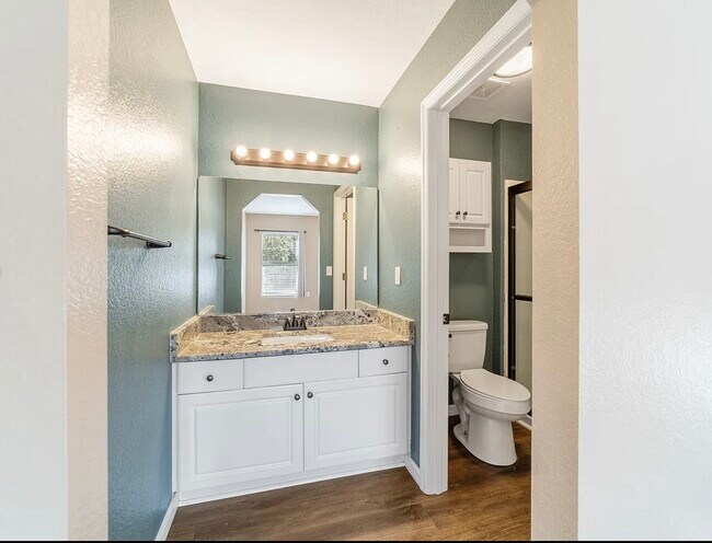 Building Photo - 6930 Bahia Rd