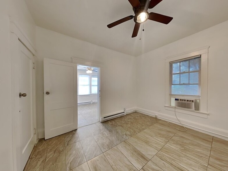 Building Photo - 115 S Grandview Ave