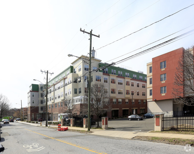 Building Photo - The Residence at Summer Street