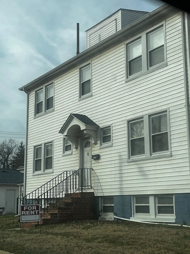 Building Photo - 4301 Elderon Ave