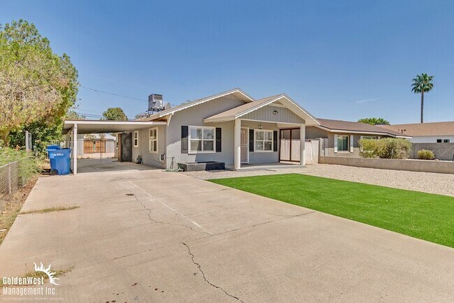 Building Photo - Spacious 3Bdm 1Ba Home In Central Phoenix!