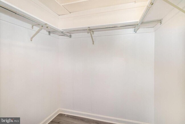 Building Photo - 6212 Spring Knoll Dr