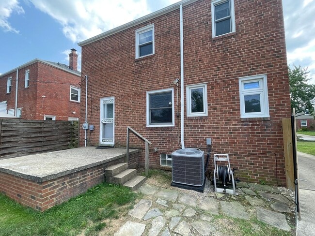 Building Photo - 4173 Hinsdale Rd