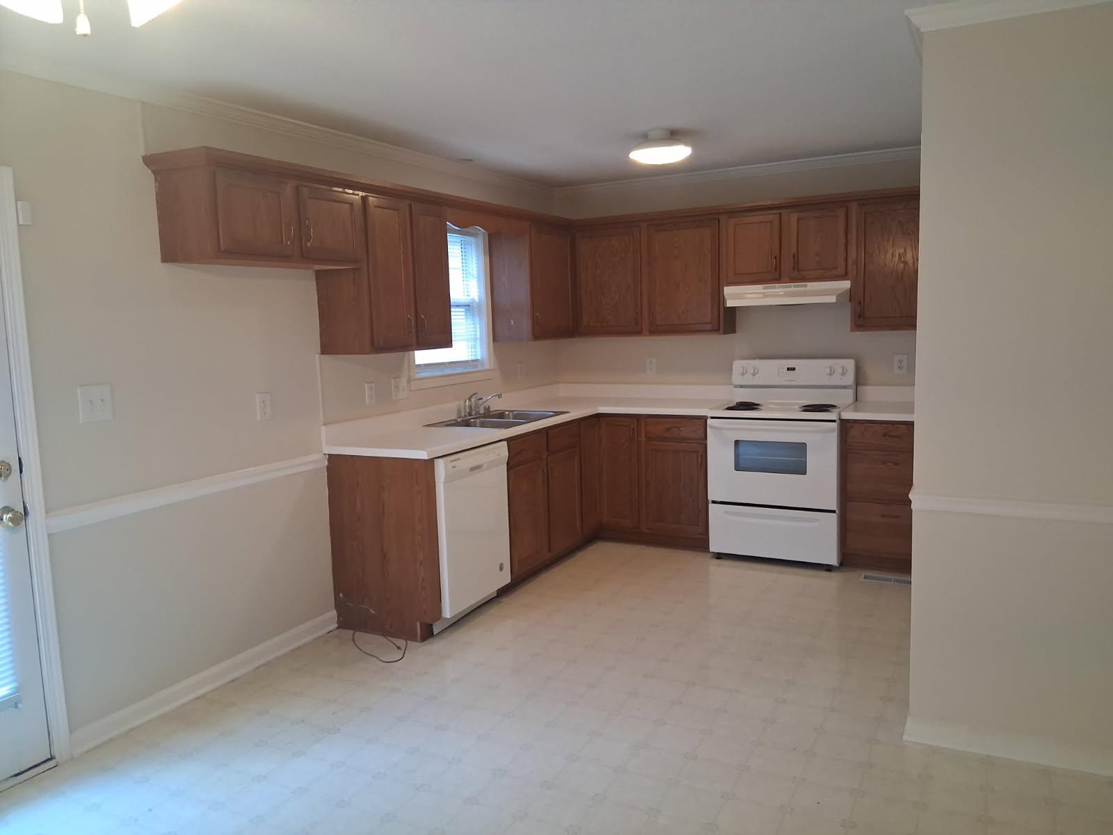 Building Photo - 1226 Autumn Oaks Dr