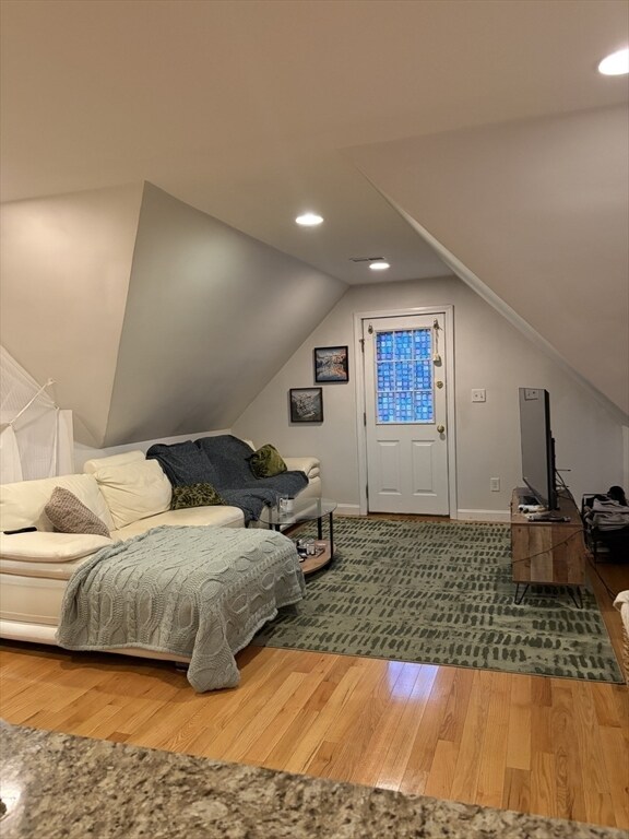 Building Photo - 290 Adams St