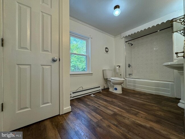 Building Photo - 1005 Manning Dr