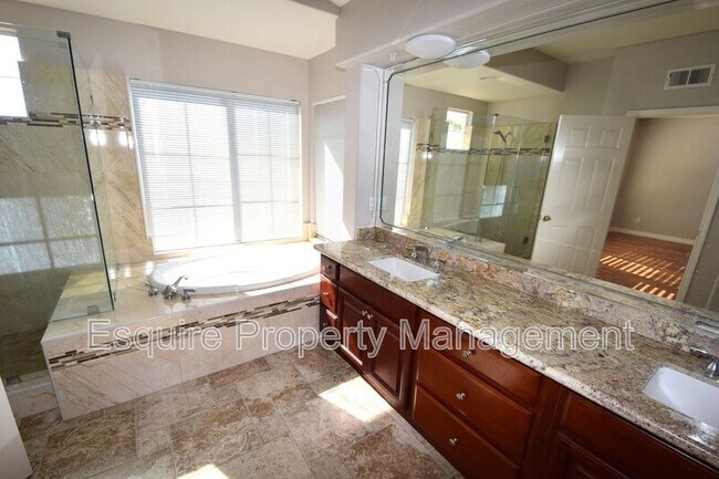 Building Photo - 2881 Silk Oak Ave