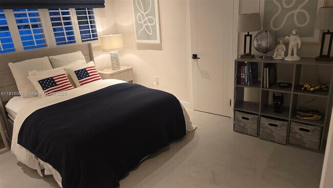 Building Photo - 375 Harbor Ct