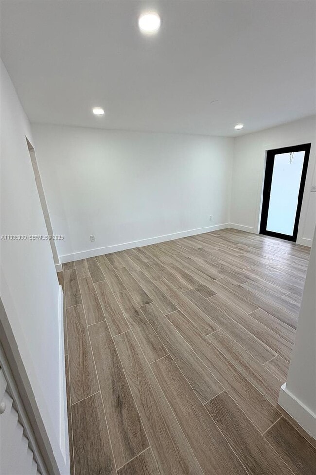 Building Photo - 1526 SW 65th Ave